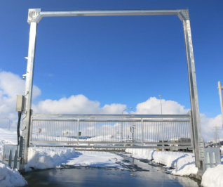 電動門扉(積雪地仕様)『リモコン式 道路用ゲート』