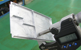 『高強度亜鉛合金ダイカストのコストダウン事例』