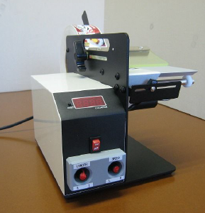 ラベル剥離機『LABEL SEPARATOR・BKシリーズ』