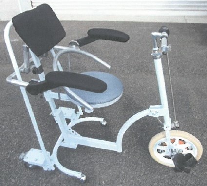 屋内用歩行補助車『コスモペダルウォーカー』