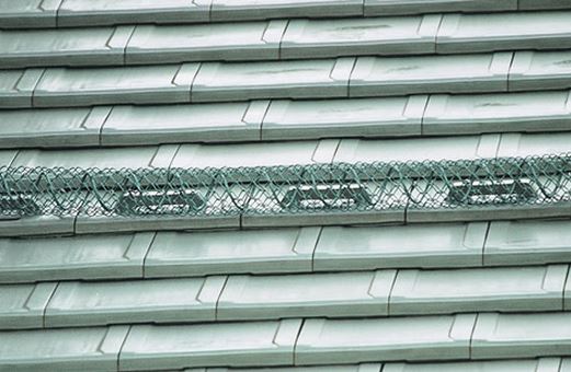 屋根の落雪防止装置「スーパーリング」