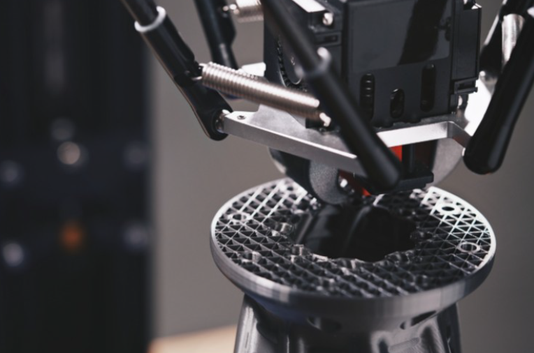 金属3Dプリンターとは何か？特長・用途・活用例を解説