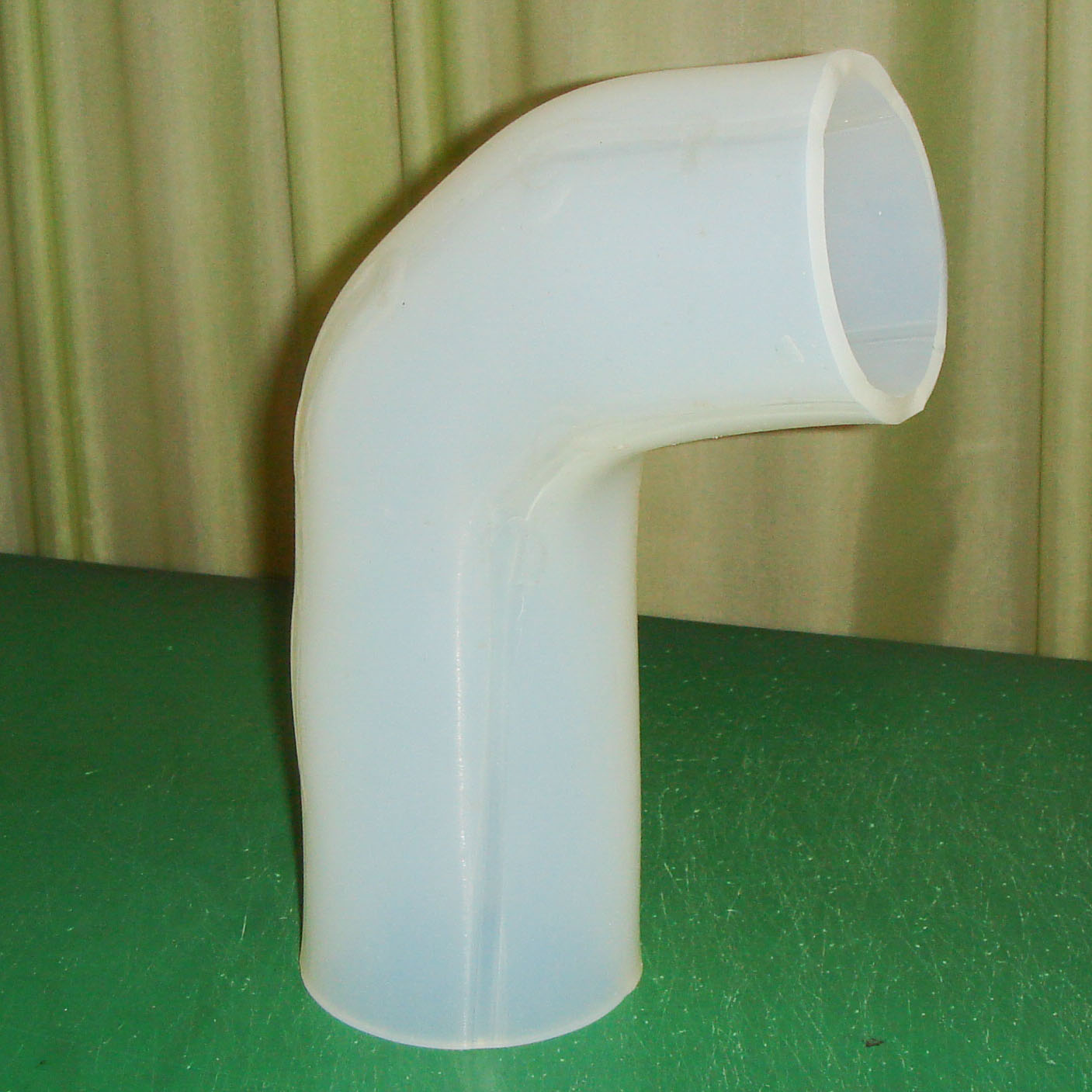 裂けにくいシリコーンゴム製フレキシブルジョイント