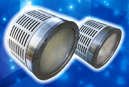 【海水中でも美しい輝きを実現！】高輝度防水LED投光機