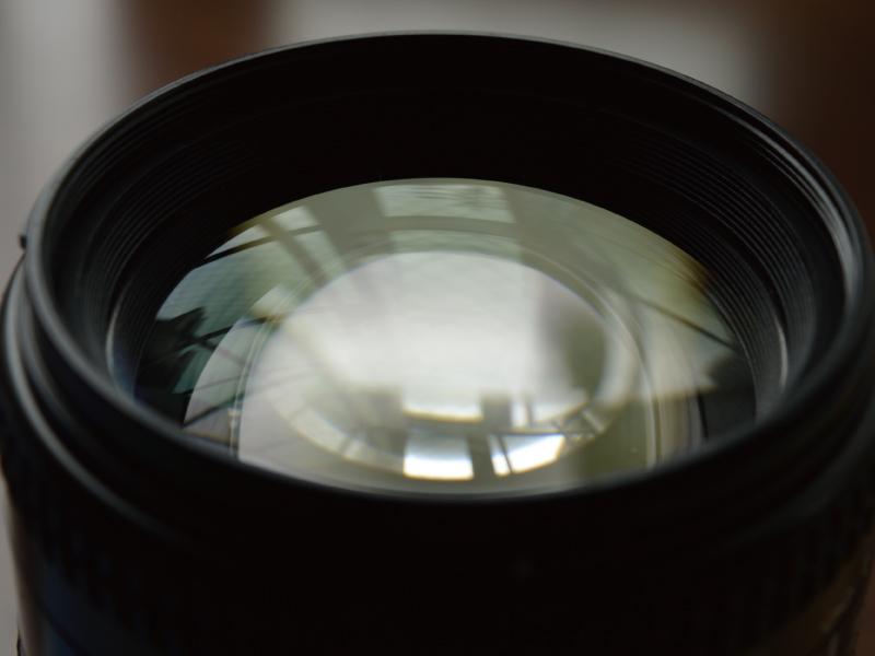 光学レンズ　プレス成形加工サービス