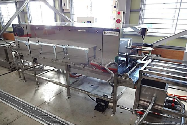 ラベル剥離機（洗浄装置付き）