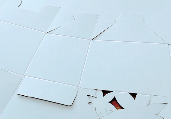 【印刷業界(パッケージ加工)】レーザー活用事例