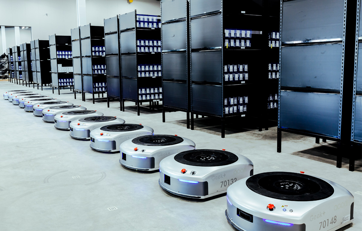 自動棚搬送ロボット GeeK+ EVE（AVG)