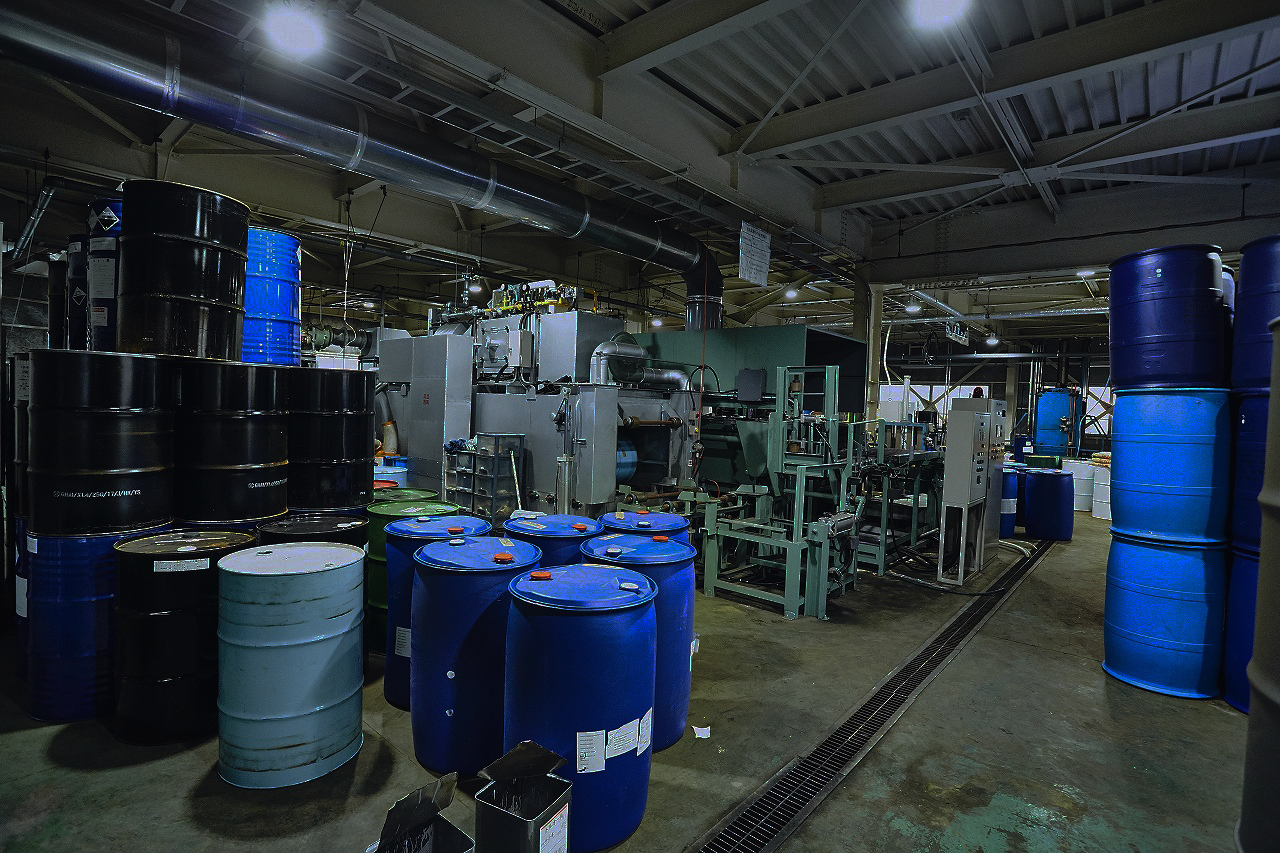 廃プラスチック（ポリドラム）金属くず（ケミドラム）の中間処理