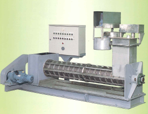 高性能汚泥脱水機　スクリュープレス