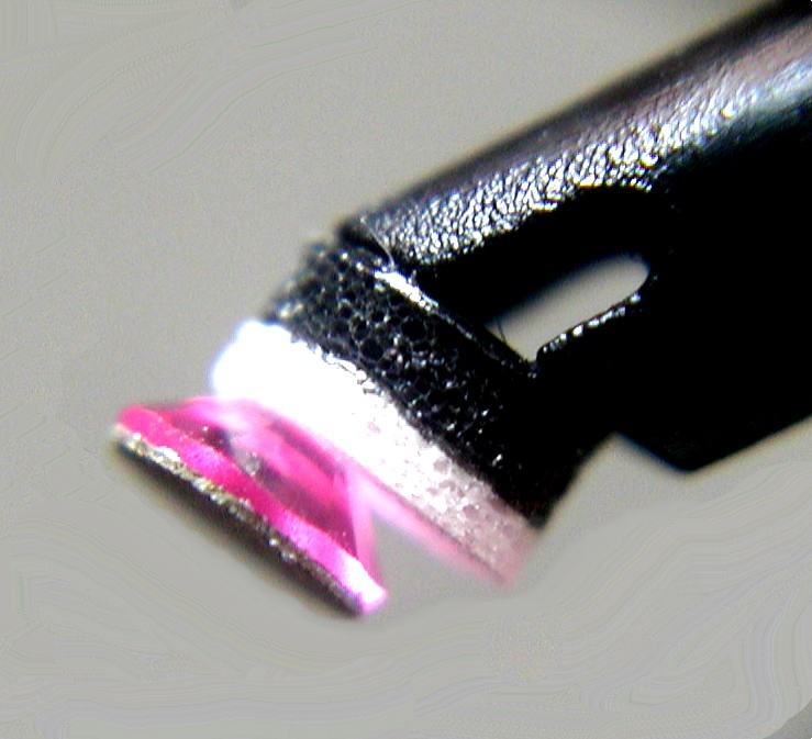 吸着式ピンセット「マジカルチップ」