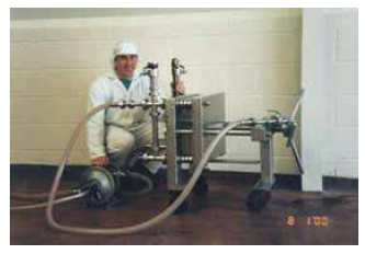 【ダイアフラムポンプ採用事例】食品香料・フルーツジュースメーカー