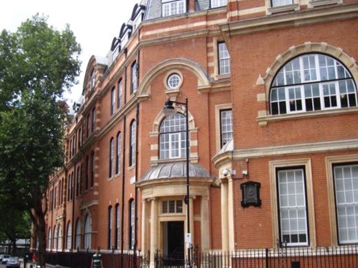 ロンドン大学シティ校でも採用されました！