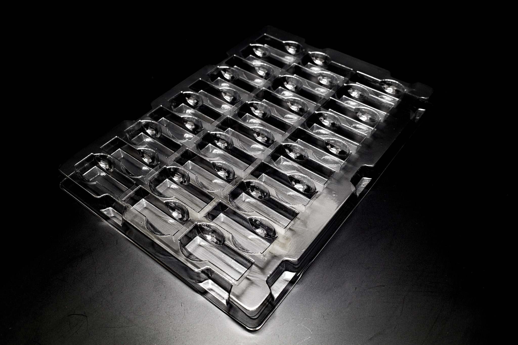 金型イニシャルコストの要らない汎用トレイ　MS13-45