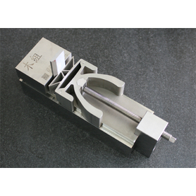 Ultra-precision holding vice [Holds the workpiece perfectly against the reference surface of the vice body!]
