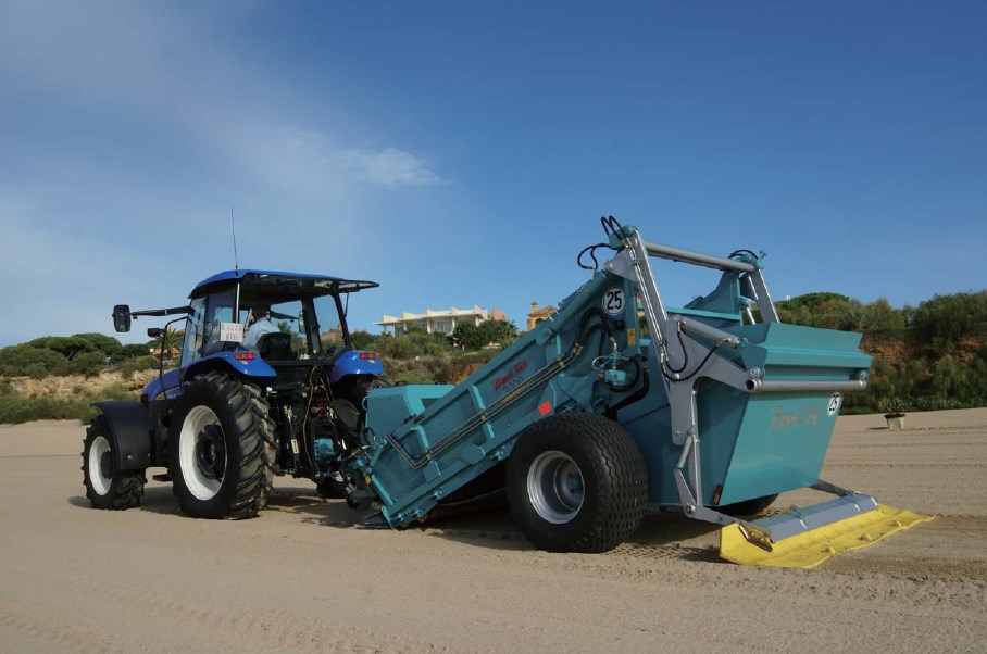 牽引式ビーチクリーナー『BeachTechシリーズ』