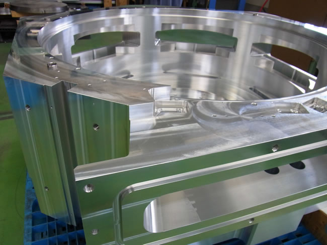 加工事例【半導体製造装置向け】大型チャンバー