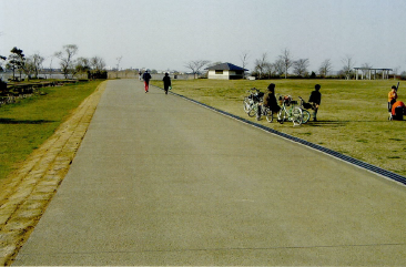 瓦骨材利用透水･保水性舗装　K-グランド セメント固化