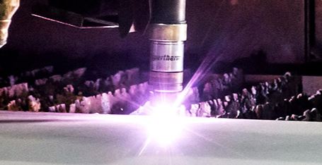 金属素材　高精度加工サービス