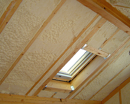 現場発泡ウレタン断熱材