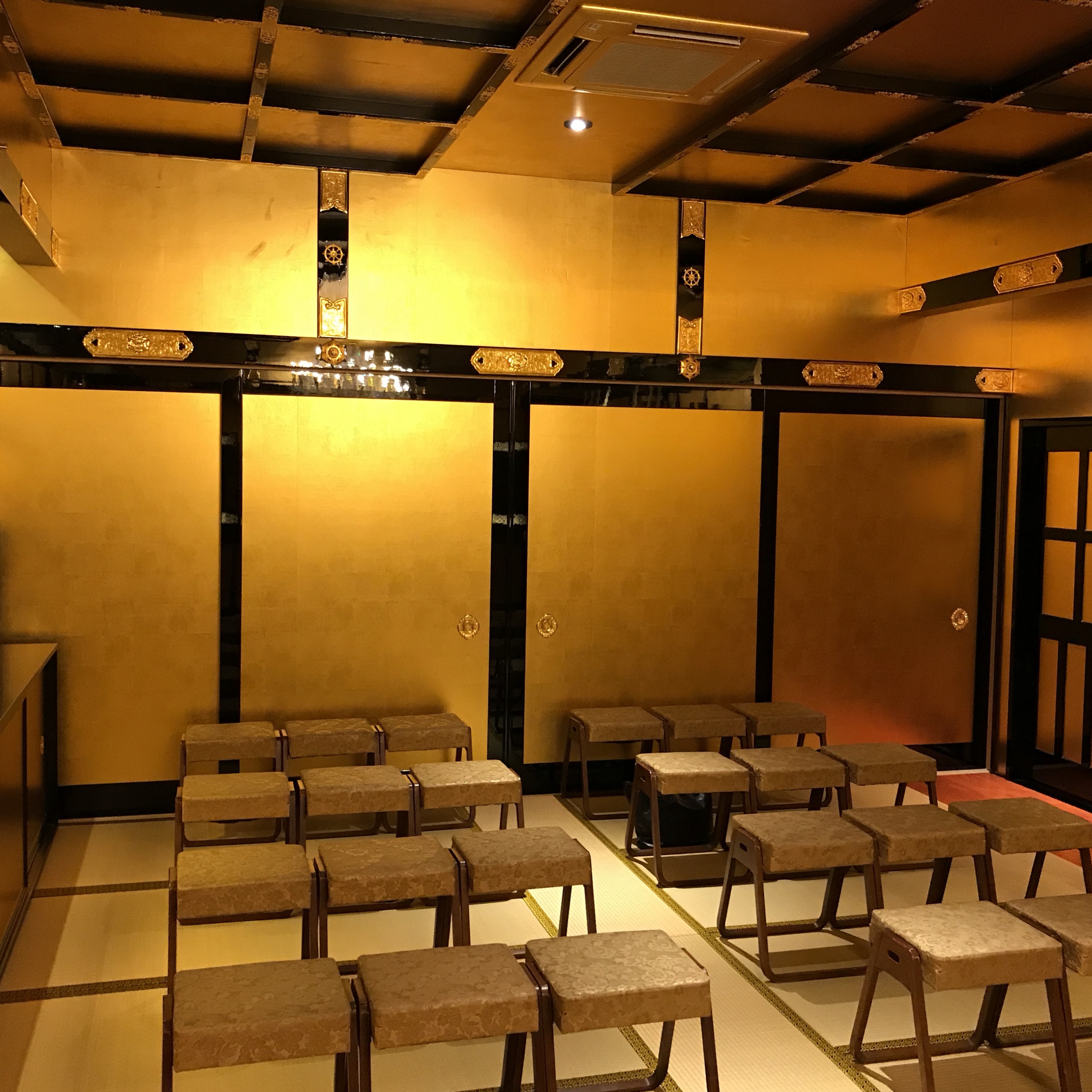 【ブライダル業界向け】ビニールクロス 箔柄ゴールド