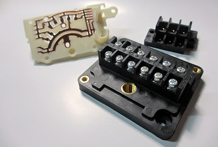 インサート成形サービス