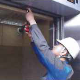 各種設備保守、清掃業務、電気工事