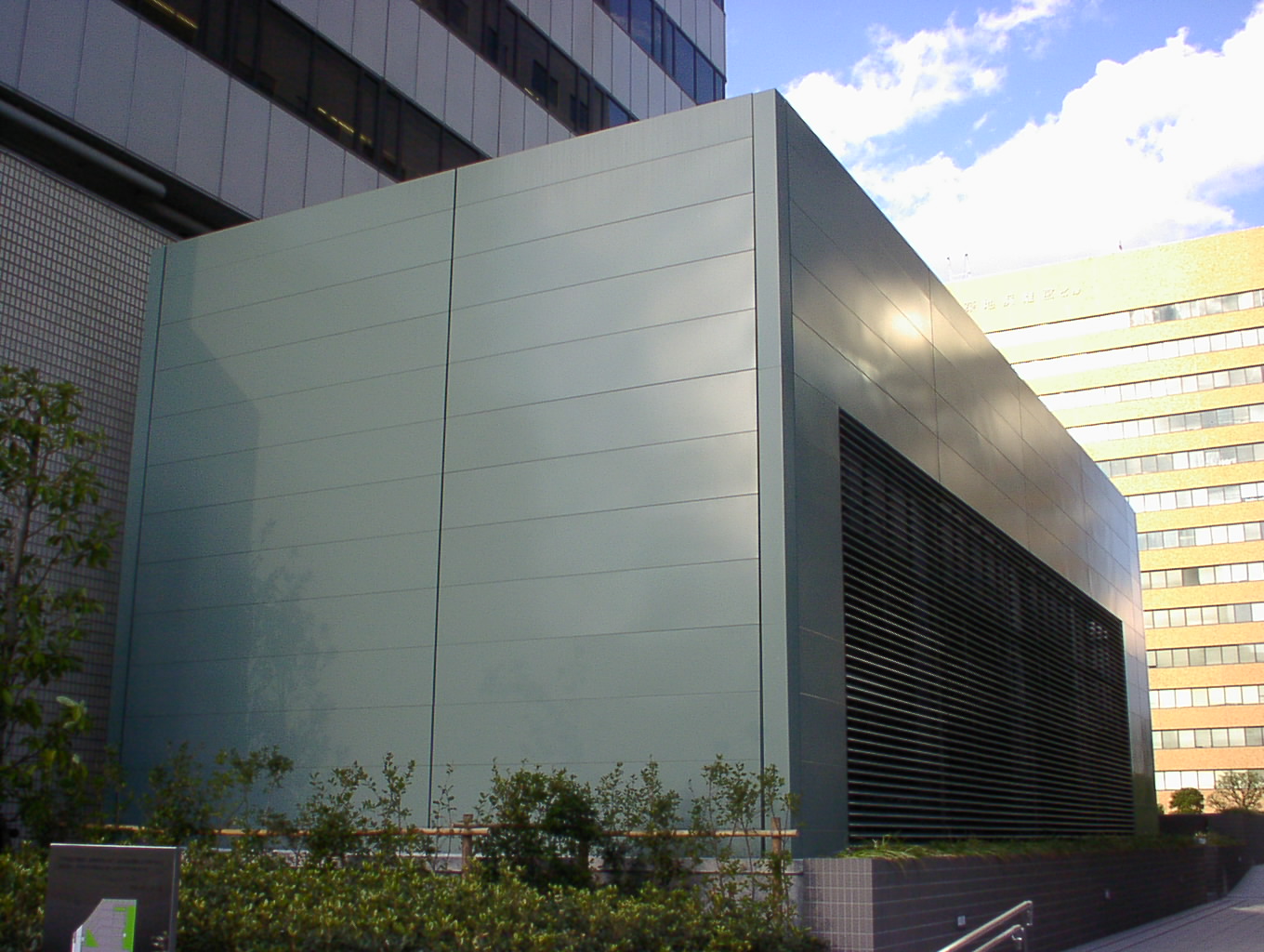 支柱外付型防音パネル【デュラカーム BPC-90】