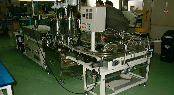 口紅成型ライン