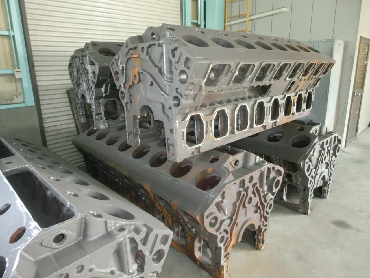 鋳仕上げバリ取り作業