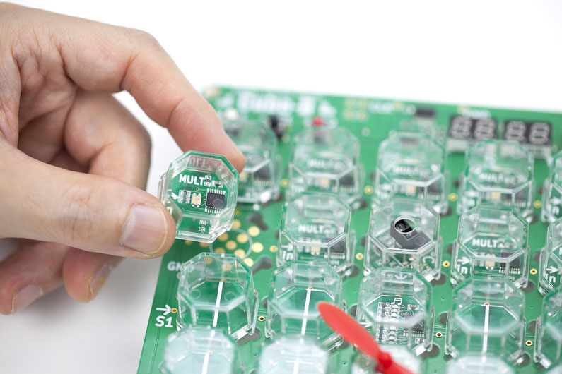 デジタル回路学習キット『Cube-D(キューブディー)』