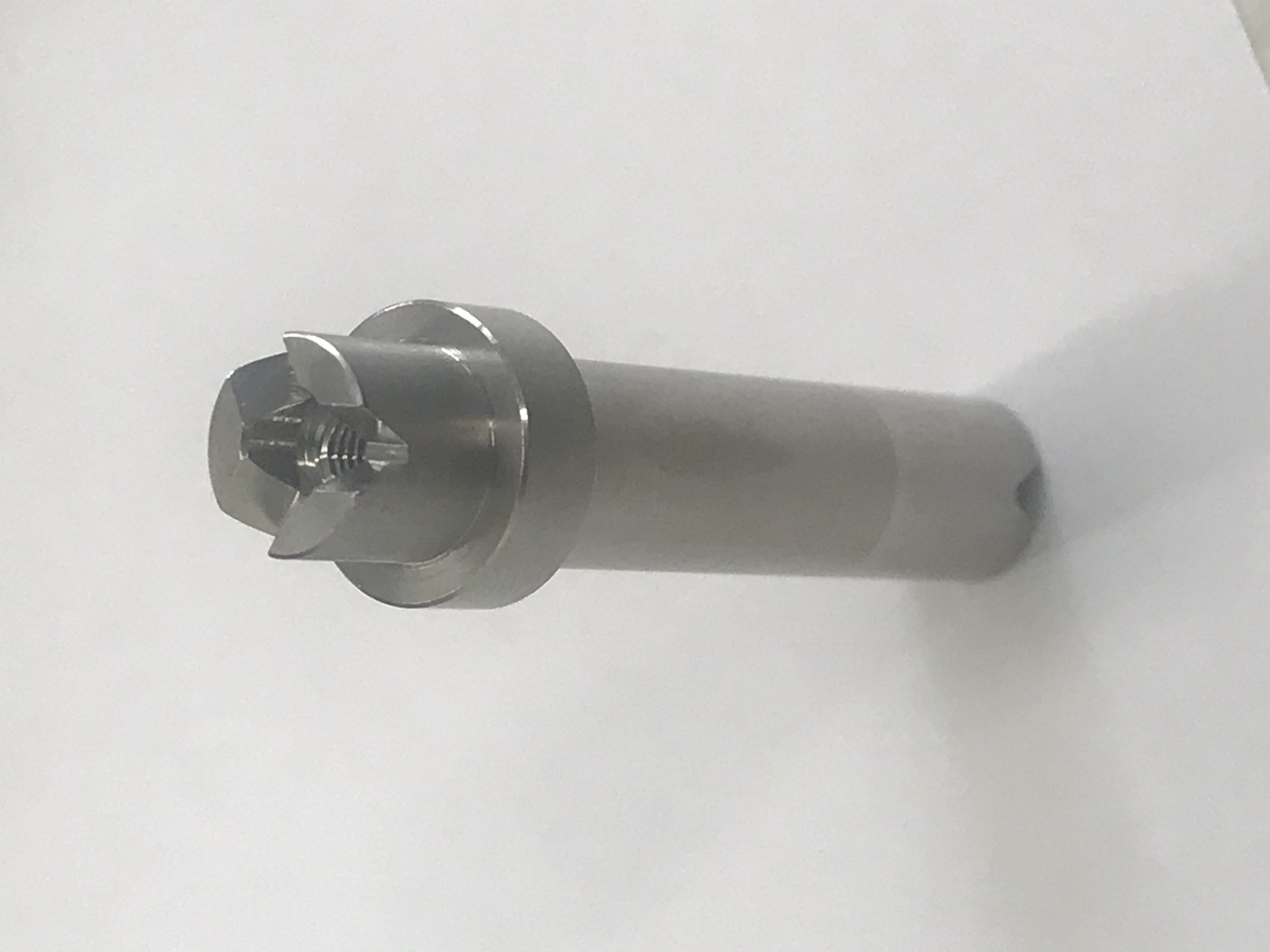 難削材の旋削・転造加工サービス