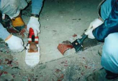 誘導加熱による重防食・耐摩耗塗膜の剥離工法