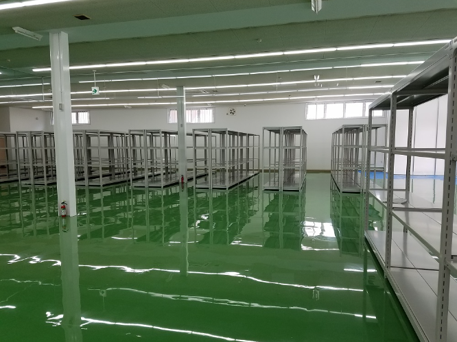 【設置事例】新築倉庫にスチールラックを80台設置