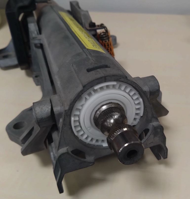 導入事例「ステアリングコラムに使われるプラスチックベアリング」