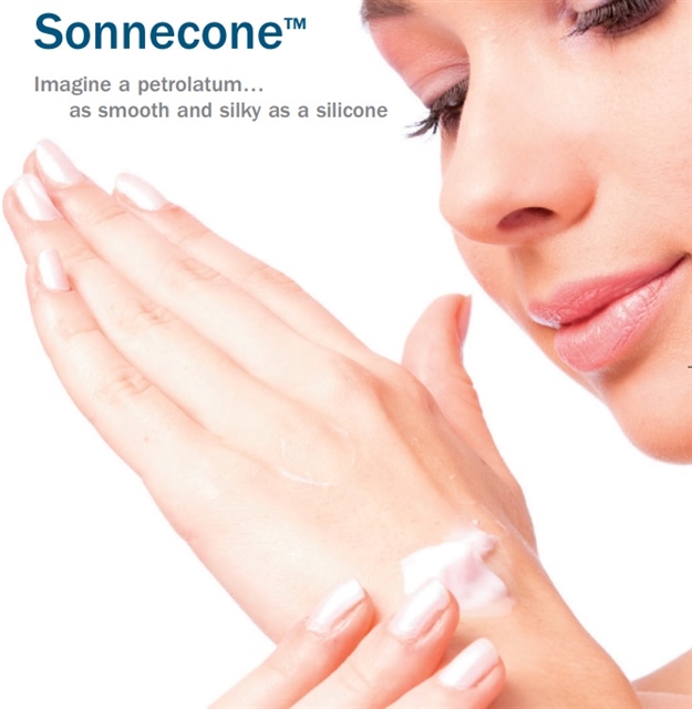 化粧品原料：シリコンの様な低融点ワセリン：Sonneborn社製