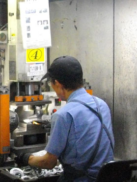 トリミングプレス加工サービス