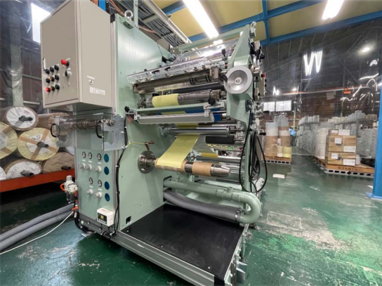 貼り合わせスリッター機　貼り合わせ加工サービス