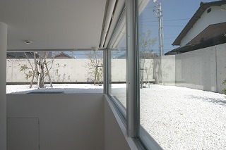 遮熱ガラスコート・断熱ガラスコート『エコクリア』