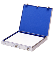 メディア搬送用トランク