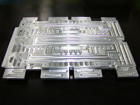 【製品事例】アルミ精密加工製品　削り出し部品 アルソラン