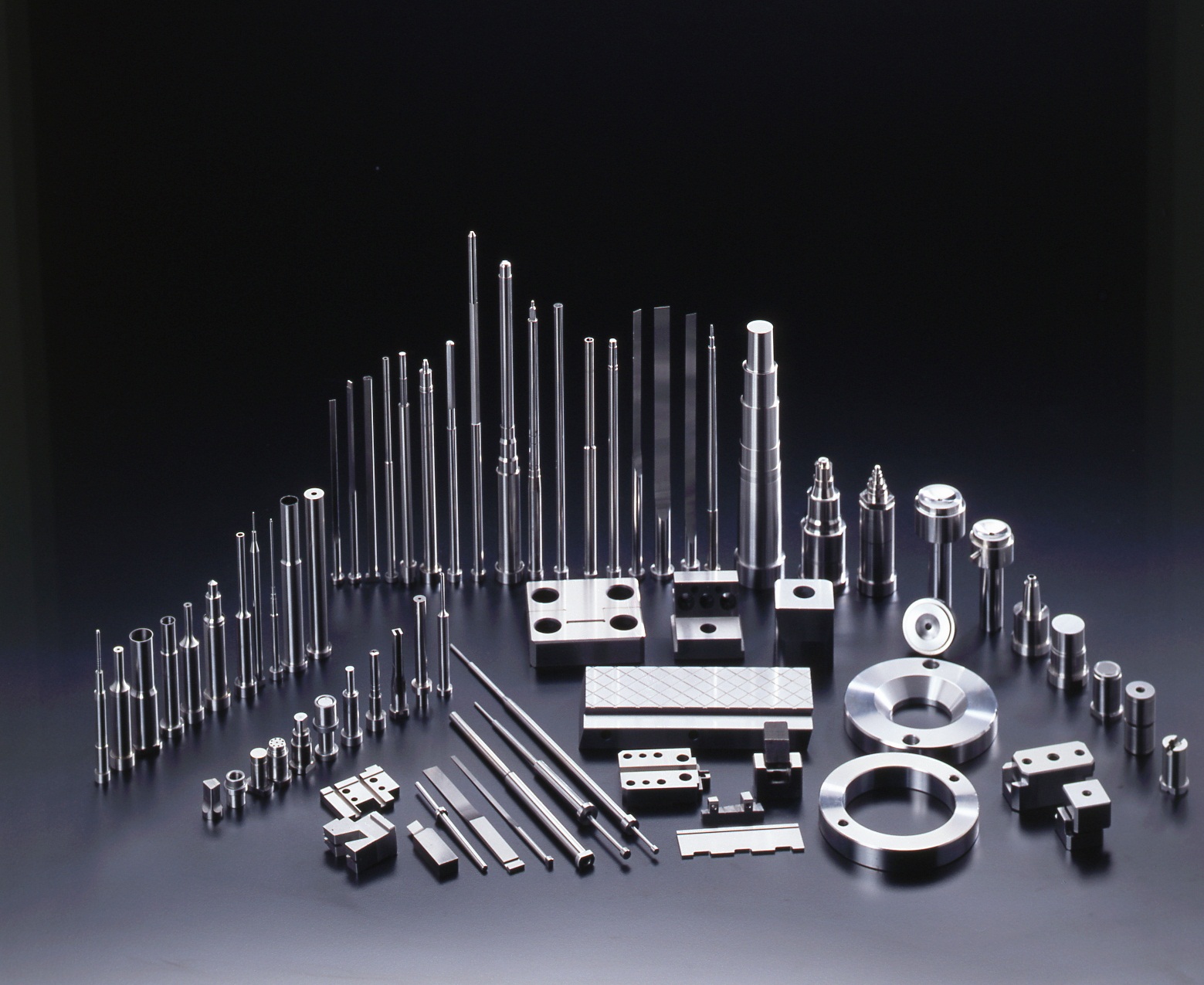 金型部品の特注品