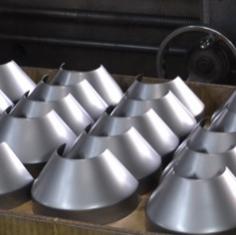 ヘラ絞り加工サービス