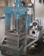 油圧圧搾機<ろ液回収型/残渣減容専用高圧型>