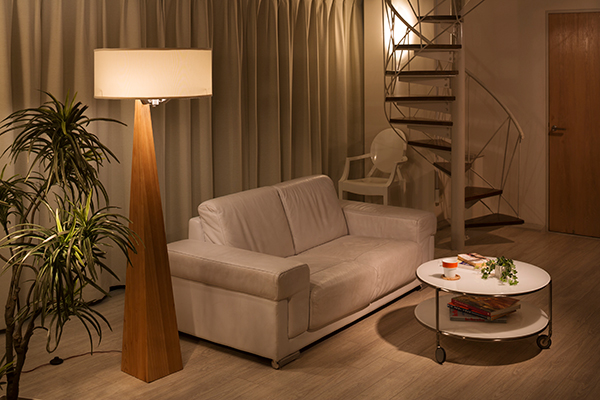 木製照明器具『フロアライト』