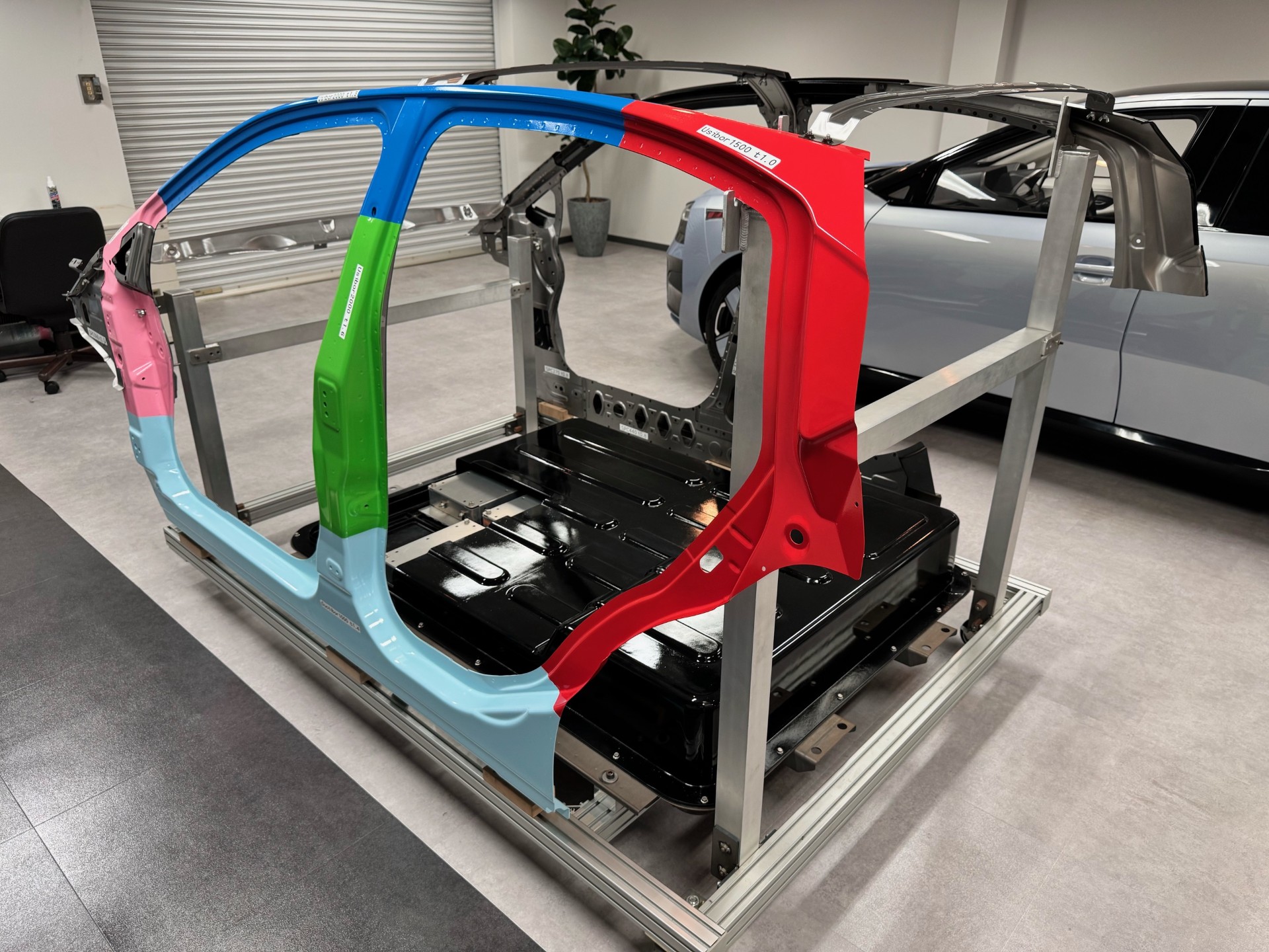 一体成形ホットスタンプ【ダブルドアリング】