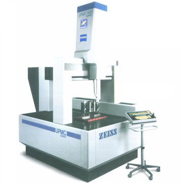 三次元座標測定器