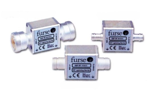 『同軸ケーブルRFシステム用低過電圧制御サージ・プロテクタ』