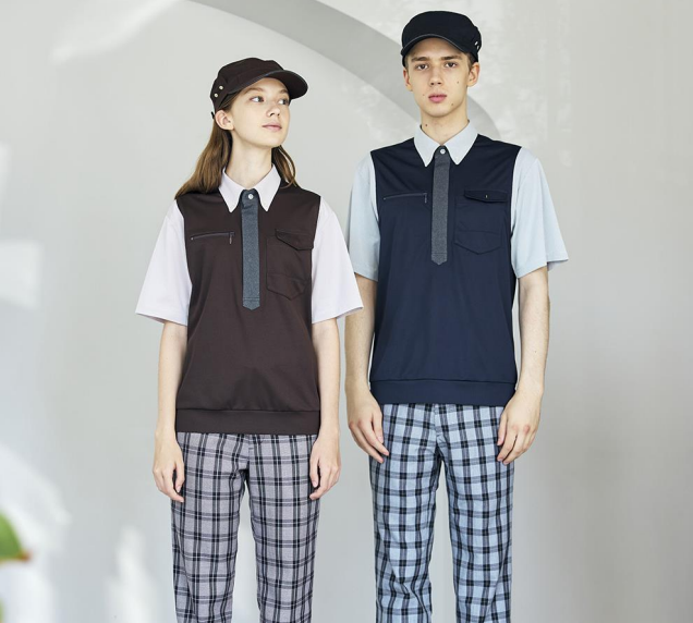 ネクタイを締めている風　クリーンスタッフ向けポロシャツ