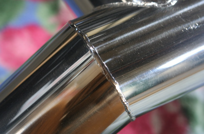 【溶接加工事例】補修溶接 SUS製リアバンパー